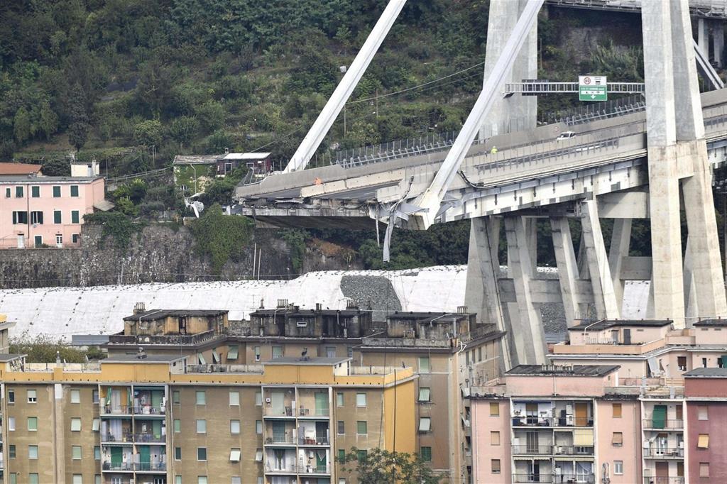 Camion di stupefacenti precipitato dal Ponte Morandi