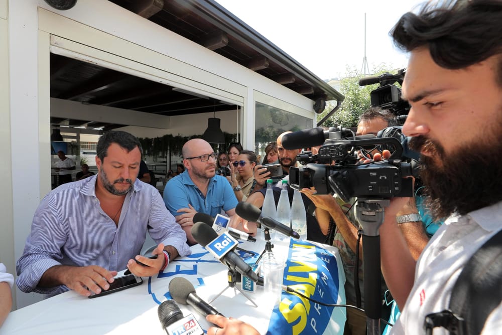 Il video maker che fece lo scoop su Salvini, Valerio Lo Muzio (a destra)
