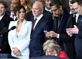 Luna racconta come Facebook, Google & Co. ci hanno fregato. E non è finita Facebook Google & Co. ci hanno fregato. Zuckerberg, Bezos, Pichai, Musk all'insediamento di Trump.