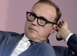 Montanelli, motosega e Pino Daniele nei fondi dei Direttori che vanno e vengono Fondi dei Direttori fra motosega e Montanelli. Tommaso Cerno.