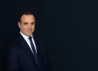 Repubblica, confermate trattative con magnate greco. Il Cdr: orribile spettacolo Repubblica in vendita "orribile spettacolo". Theo Kyriakou.