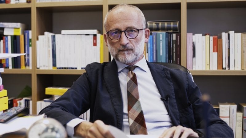 141544416-d79e79aa-b6c5-4e87-afcd-f18d48c22a1a Huffington Post cercasi nuova direttrice. Mattia Feltri.