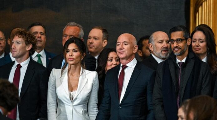 Amazon e Meta, i loro bot fanno milioni di incursioni per saccheggiare contenuti Amazon e Meta milioni di incursioni per saccheggiare contenuti. Zuckerberg e Bezos all'insediamento di Trump.