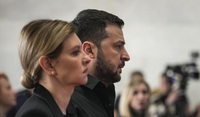 “Zelensky cocainomane, Macron pedofilo”. NewsGuard: 906 notizie false dalla Russia Zelensky cocainomane Macron pedofilo false notizie dalla Russia. Olena e Vlodymyr Zelensky.